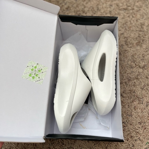 Trillium Slides, Womens 7, Palmer White - Picture 5 of 9